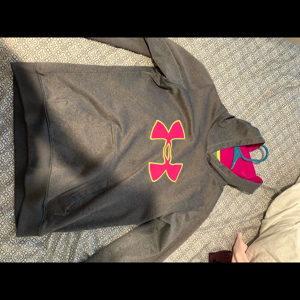 under amour jacket size small